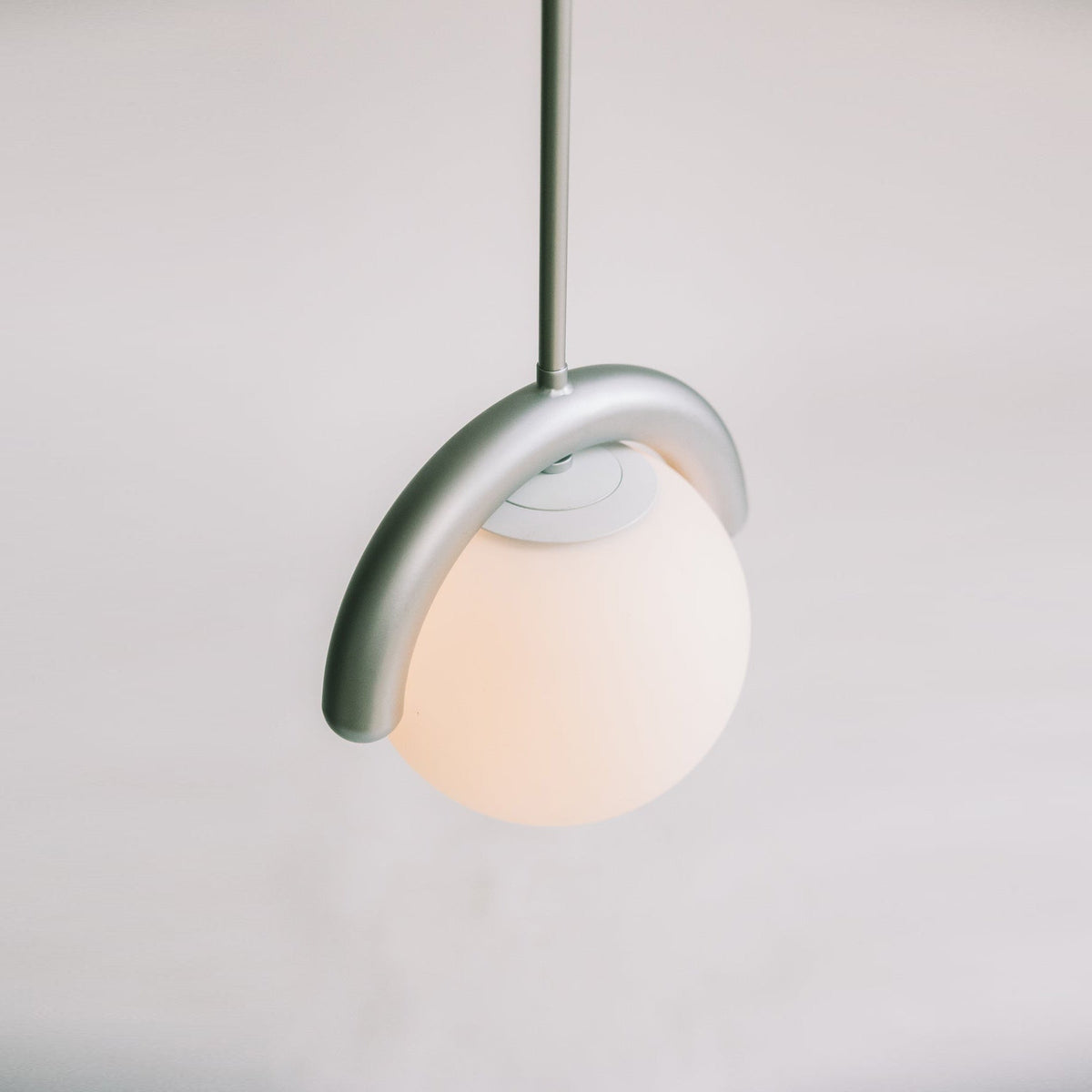 Linear Chandelier Red and Silver – view 9